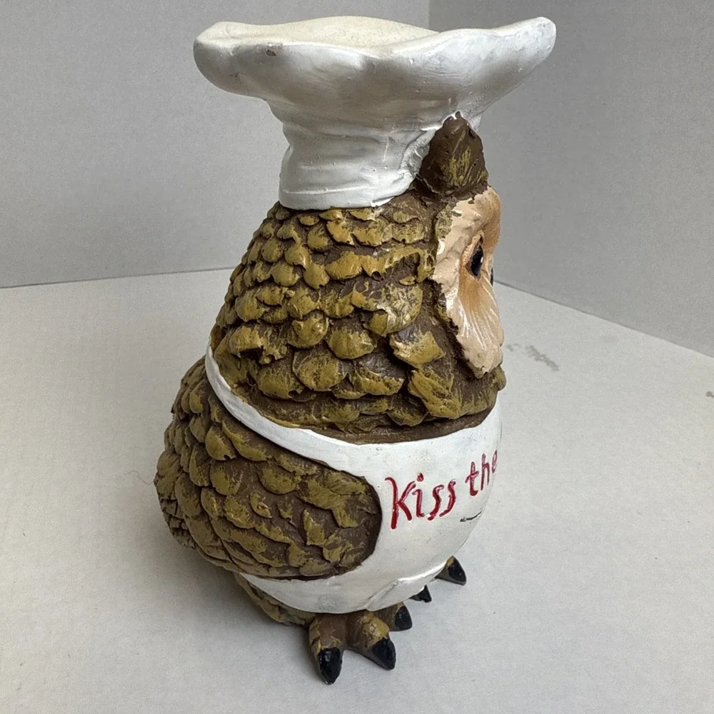Two Homestyle 2010 Owl Figurines Pair Of Cooks Plastic